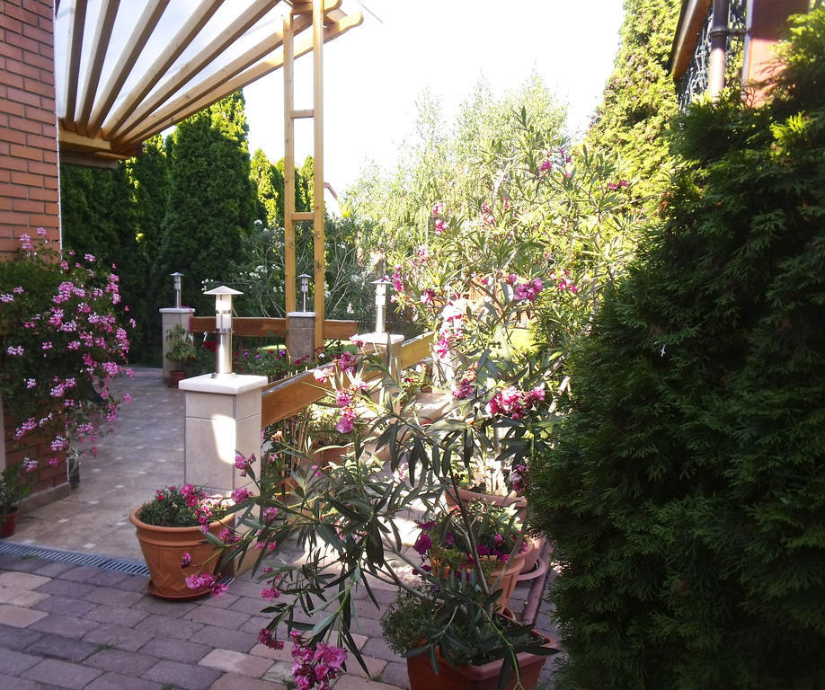 Angela Panzio Bed & Breakfast Berettyóújfalu Exterior foto