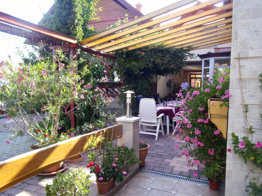 Angela Panzio Bed & Breakfast Berettyóújfalu Exterior foto